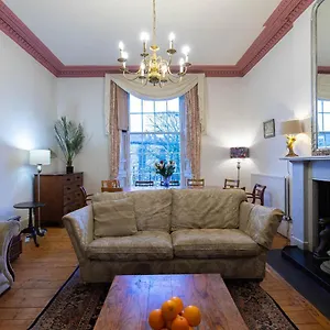 5-bedroom Flat Apartment Edinburgh